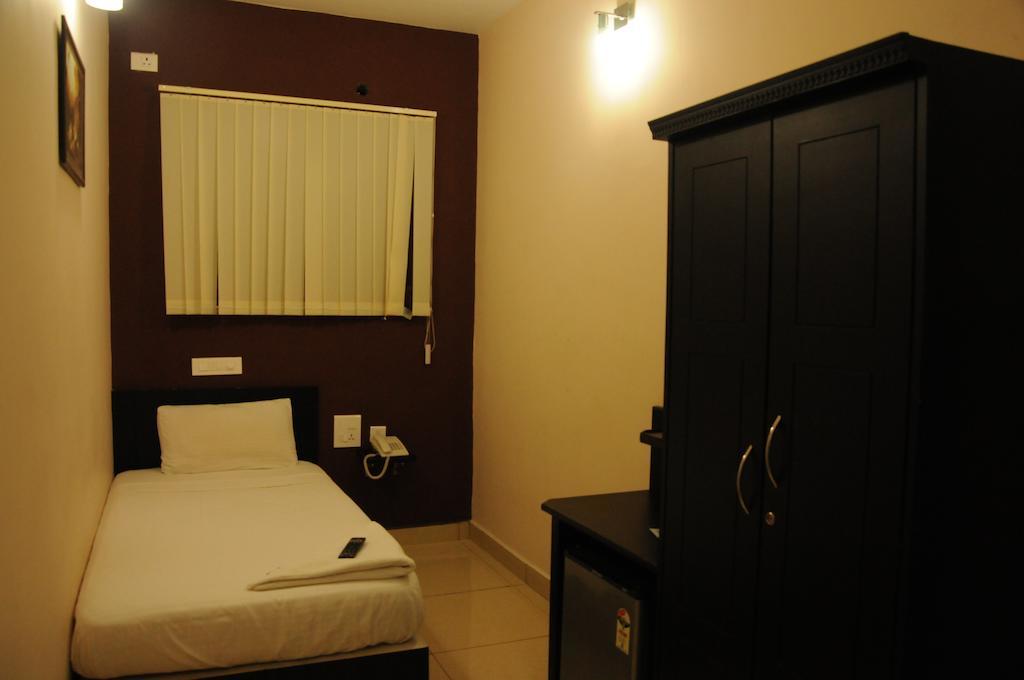 Hotel Sri Krishna Residency Удупі Екстер'єр фото