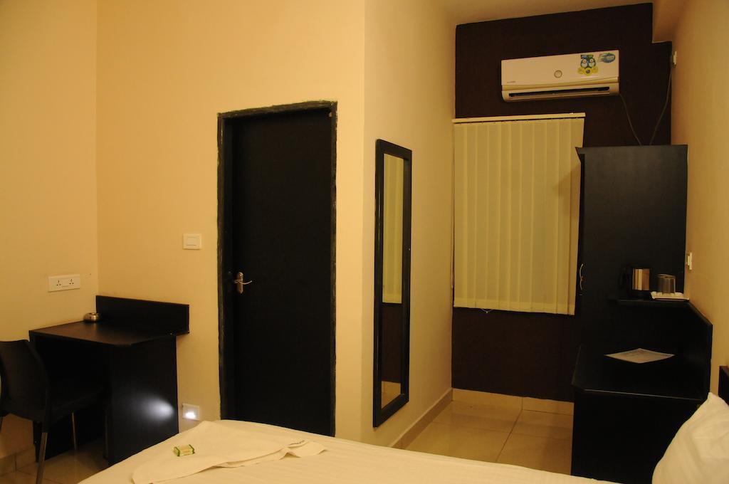 Hotel Sri Krishna Residency Удупі Номер фото